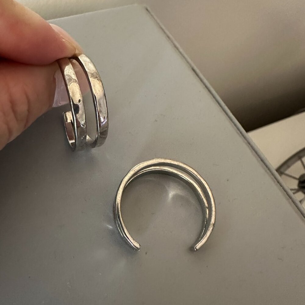 Kendra Scott Split Hoop Earrings - Zorte Hammered Rhodium-Plated